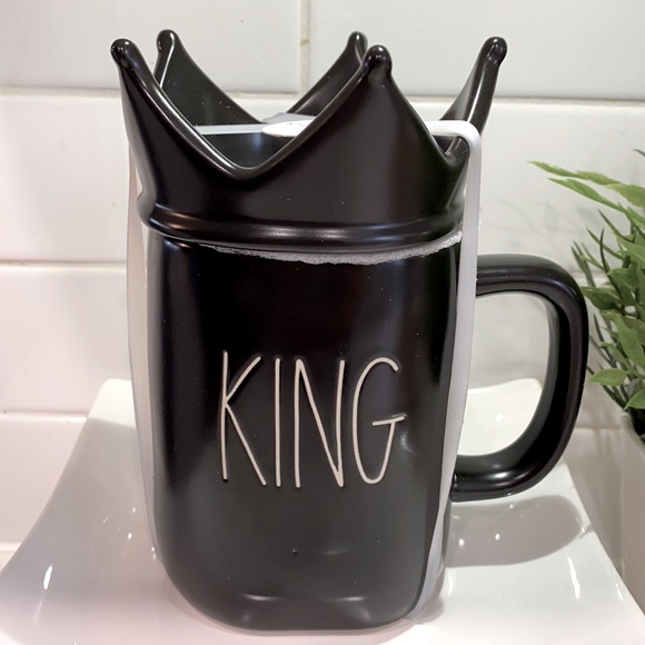 Rae Dunn King Topper Mug - Picture 2 of 4